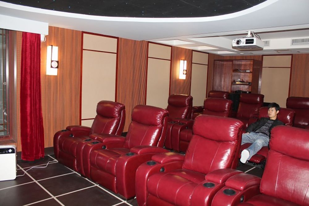 66²自建别墅12个电动沙发超级影院项目